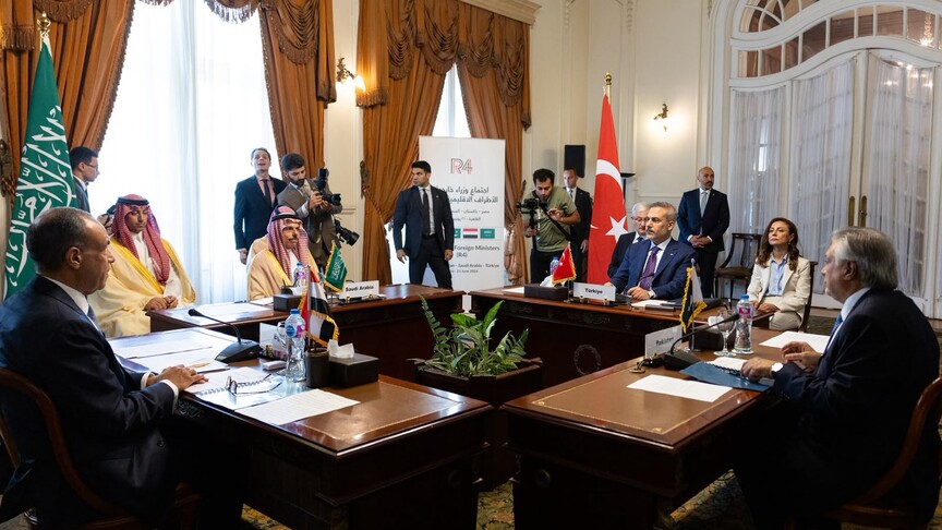 Türkiye, Mısır, Suudi Arabistan ve Pakistan Dışişleri Bakanlarının katılımıyla Kahire Toplantısı başladı