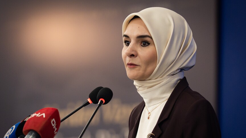 Bakan Göktaş: Aileyi değersizleştiren kültüre karşı güçlü bir sosyal bilinç oluşturmak zorundayız