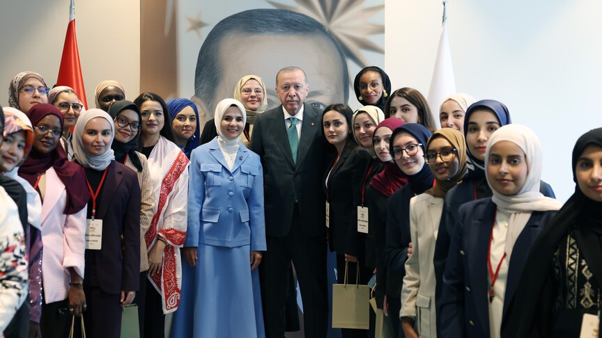 Cumhurbaşkanı Erdoğan, "Genç Müslüman Kadınlar Liderlik Programı" katılımcılarını kabul etti