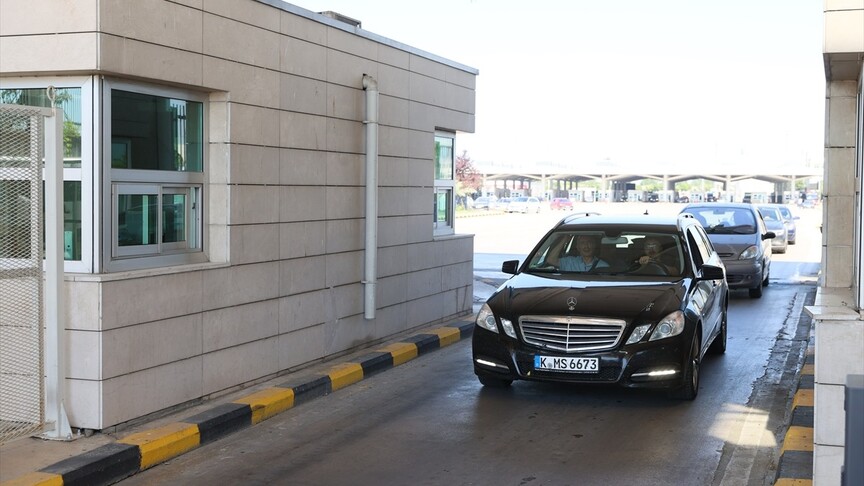 Gurbetçiler ana vatana kavuşmanın mutluluğunu yaşıyor