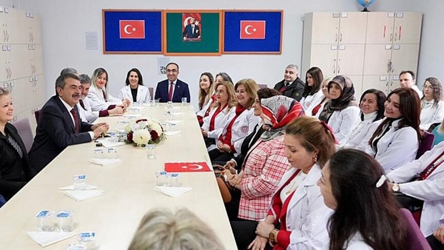 Bakan Tekin'den 2023'te göreve başlayan sözleşmeli öğretmenlerin yer değişikliği taleplerine ilişkin açıklama
