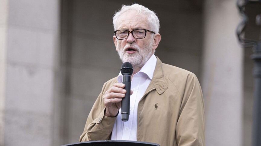 İngiltere İşçi Partisinin eski lideri Corbyn, Starmer döneminde fırsatların kaçtığını söyledi