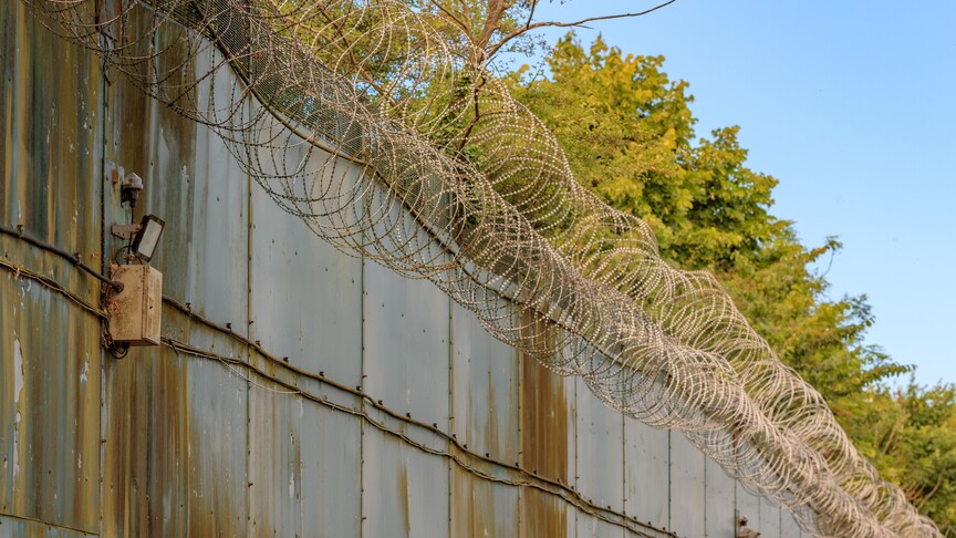 Uluslararası Af Örgütü, kurulması planlanan geri dönüş merkezlerini Guantanamo Hapishanesi'ne benzetti