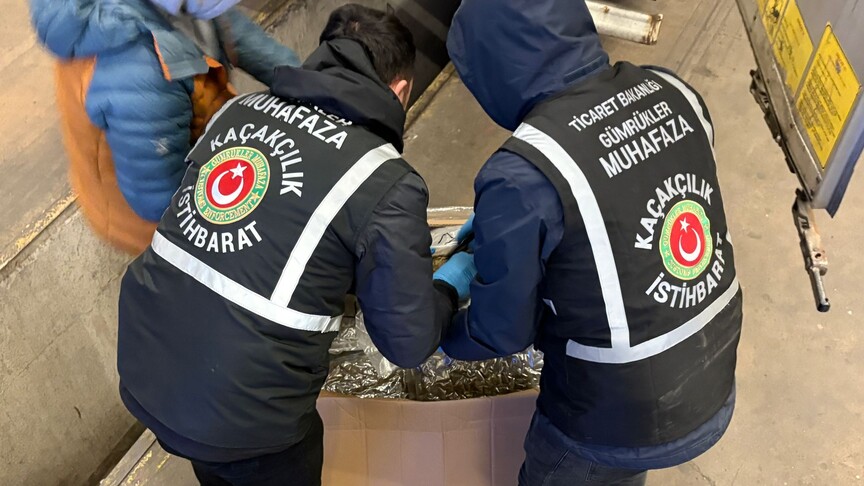 Gümrükler Muhafaza ekipleri uyuşturucu kaçakçılığına geçit vermiyor