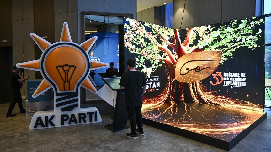 AK Parti 33. İstişare ve Değerlendirme Toplantısının teması Çeyrek Asırlık Destan AK Parti