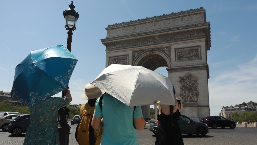 Sıcakların etkili olduğu Paris çevresinde son 24 saatte yaklaşık 3 bin kişi hastanelere başvurdu