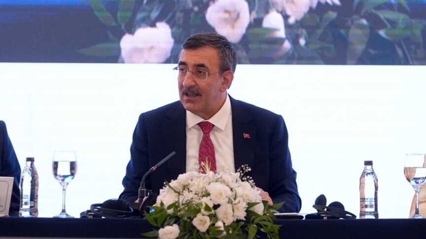 Cumhurbaşkanı Yardımcısı Yılmaz: İslam ülkelerinin dünya ticaretinden aldığı payı artırmamız lazım