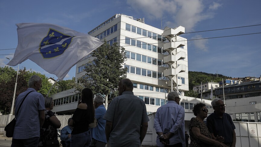 Bosna Hersek'in "belirlenemeyen" yüksek temsilcisi ABD ve AB arasında görüş ayrılığına neden oldu
