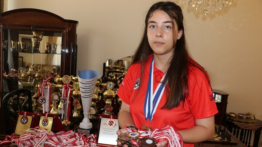 Milli satranççı Beren Kalyoncu, WFM ünvanı aldı