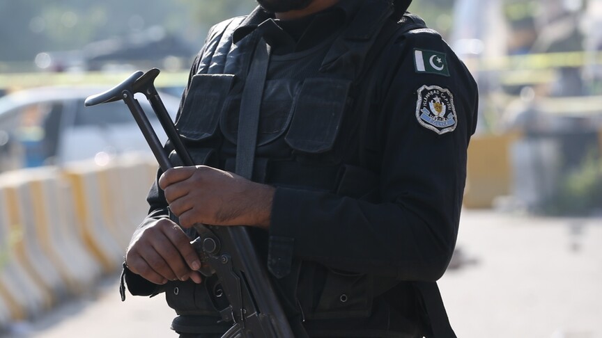 Pakistan'da yolcu otobüsünün uçuruma yuvarlanması sonucu 40 kişi hayatını kaybetti