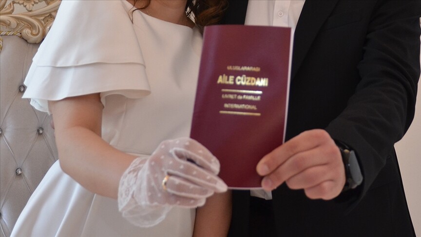 Evlenecek Gençlerin Desteklenmesi Projesi'ne 285 binden fazla başvuru alındı