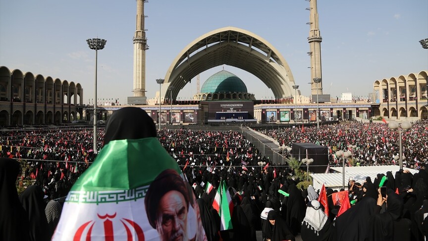 ABD-İsrail saldırısında hayatını kaybeden İran’ın eski lideri Hamaney için Tahran'da veda töreni