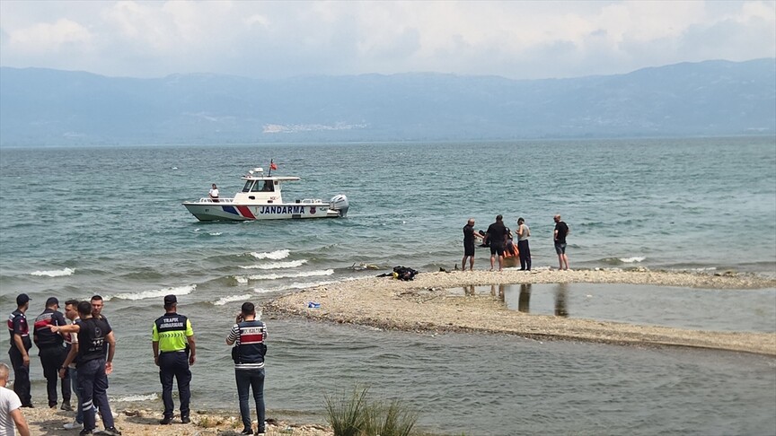 İznik Gölü'ne girdikten sonra kaybolan 2 kişinin cesedi bulundu