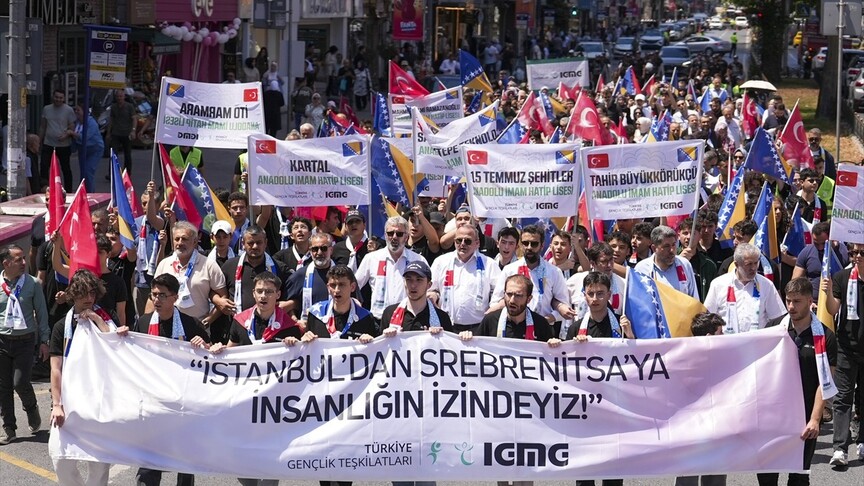 Liseliler Srebrenitsa Soykırımı anma etkinliklerine katılmak üzere Bosna Hersek'e gitti
