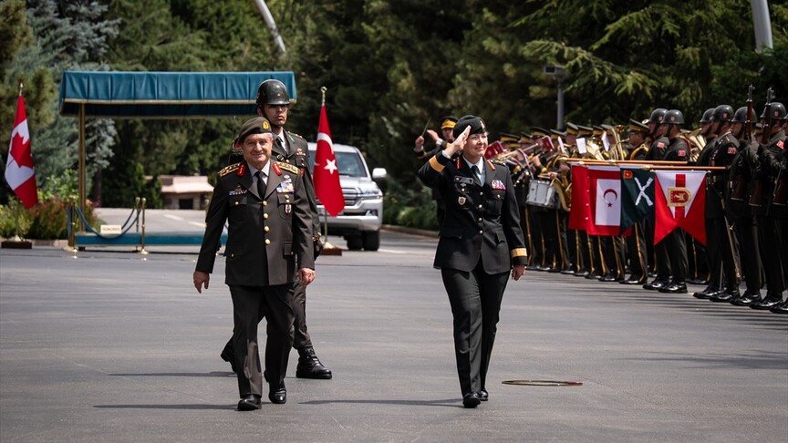 Genelkurmay Başkanı Orgeneral Bayraktaroğlu, Kanadalı mevkidaşı Carignan ile görüştü