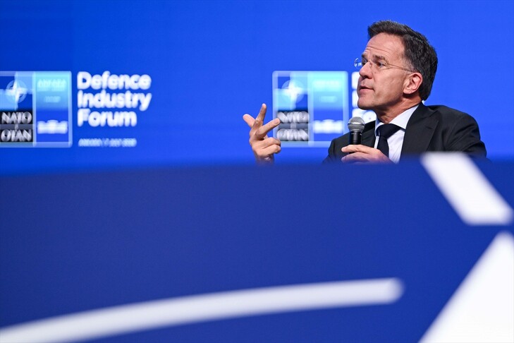 Rutte, müttefiklerin Türk savunma sanayisi modelini kendi ülkelerinde uygulamak için incelediğini söyledi