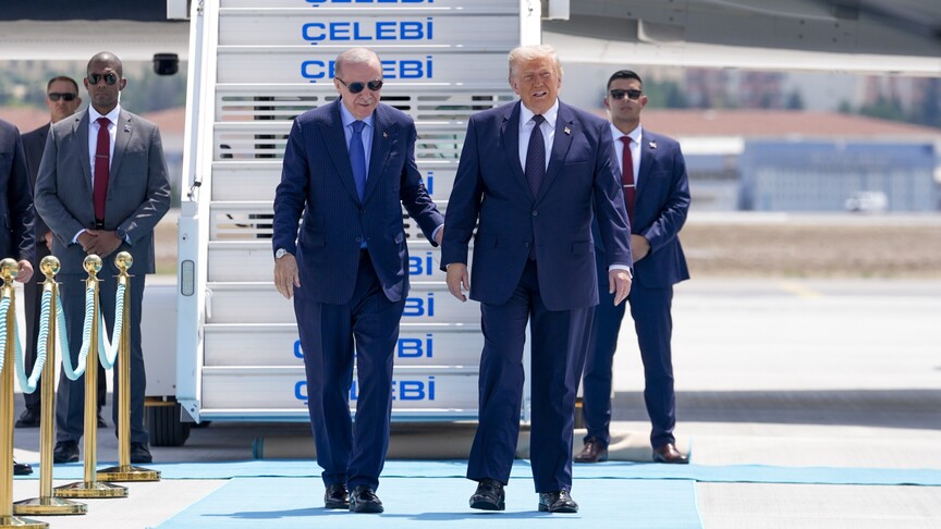 Cumhurbaşkanı Erdoğan, ABD Başkanı Trump'ı Ankara Havalimanı'nda karşıladı