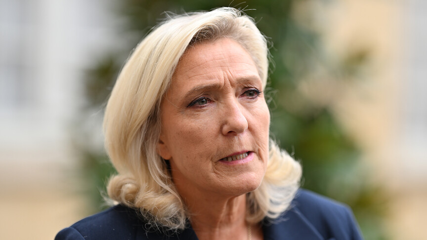 Fransa'da yolsuzluktan hüküm giyen olası cumhurbaşkanı adayı Le Pen'in temyiz davası bugün sonuçlanacak