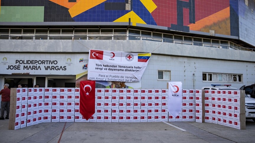 Türk Kızılay, şiddetli depremlerin yaşandığı Venezuela'da 1000 hijyen seti dağıttı