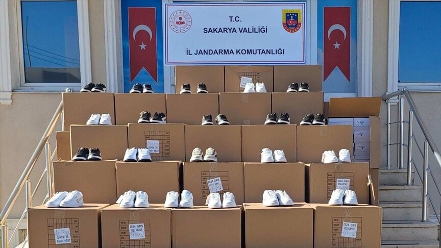 Sakarya'da 10 milyon 680 bin lira değerinde taklit spor malzemesi ele geçirildi