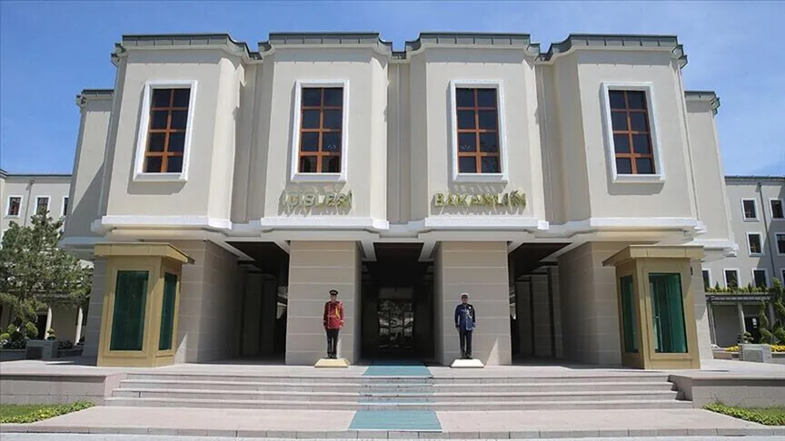Kırmızı bültenle aranan 29, ulusal seviyede aranan 25 suçlu ülkeye getirildi