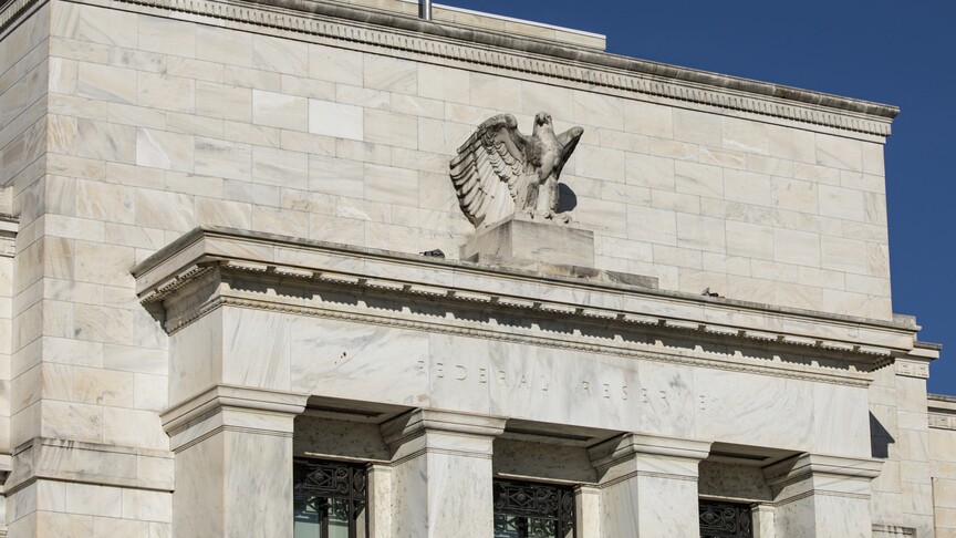 Fed, yüksek belirsizliğe rağmen ekonomik faaliyetin sağlam hızda genişlediğini belirtti