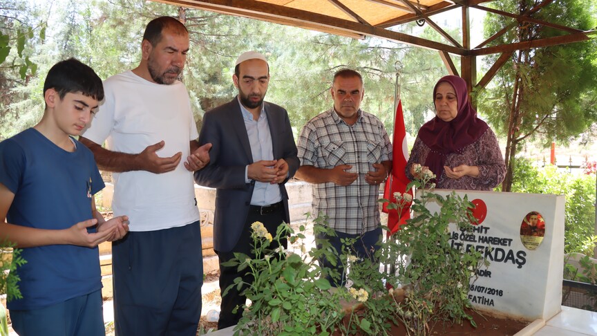 15 Temmuz şehidi polis memuru Bekdaş'ın ailesi hüznü ve gururu bir arada yaşıyor