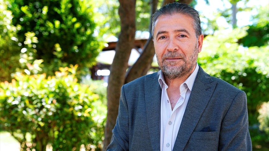 Şehit eşine verdiği sözü tutarak çocuklarını okutmak için çabalıyor