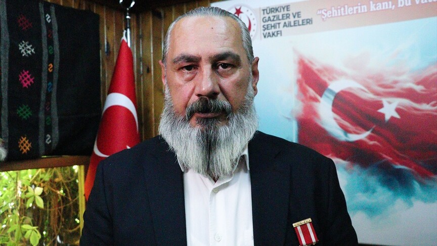 Vücudunda şarapnel parçaları taşıyan gaziden "yine olsa meydanlara çıkarız" mesajı