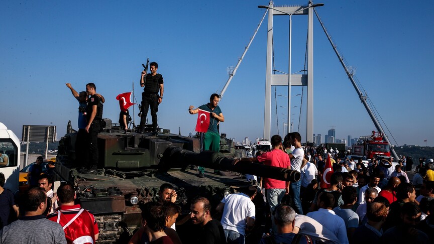 15 Temmuz'un sahadaki tanığı gazeteciler ateş hattındaki haber nöbetini anlattı