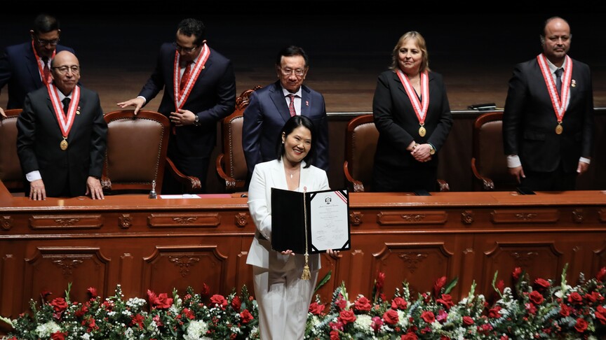 Peru'nun seçilmiş Devlet Başkanı Fujimori, mazbatasını aldı
