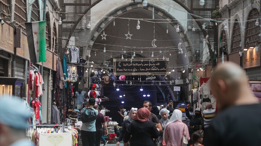 Suriye'de savaşın yaralarını saran tarihi Osmanlı Kapalı Çarşısı yeniden hayat buluyor