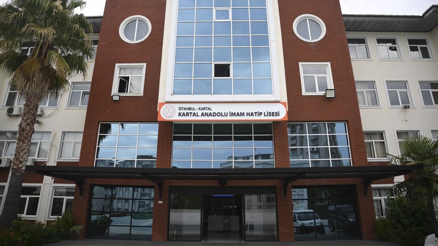 Kartal Anadolu İmam Hatip Lisesi geleceğin başarılı nesillerini yetiştiriyor