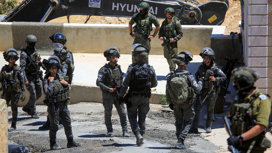 Over 100 Israeli occupiers attack town near Ramallah: Mayor