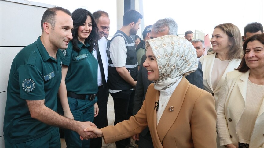 Bakan Göktaş Kapıkule'de gurbetçileri karşıladı