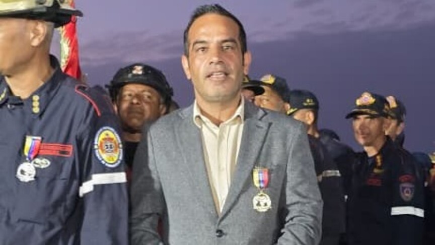 Venezuela depreminde 38 kişiyi kurtaran Türk vatandaşı Eser'e, "Kahramanlık Nişanı" takdim edildi