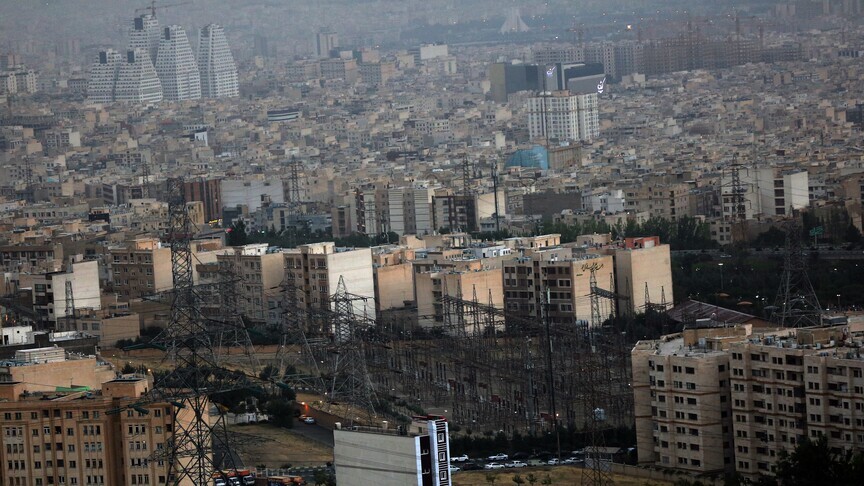 ئەمریکا بە درێژایی شەو هێرشی کردە سەر شوێنە جیاوازەکانی ئێران