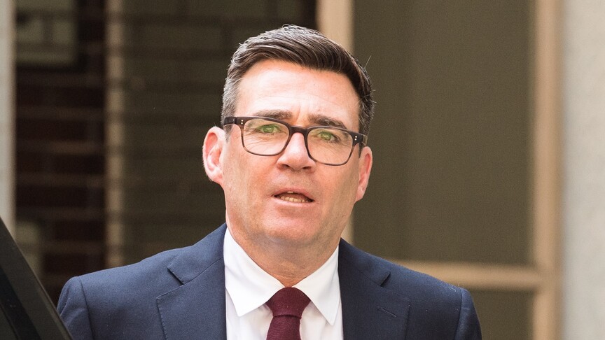 İngiltere İşçi Partisi liderliğine seçilen Andy Burnham, ülkenin yeni başbakanı oldu