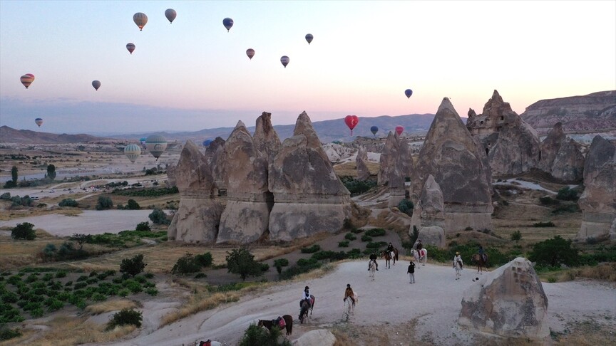 Kapadokya'da yılın ilk yarısında 250 bini aşkın turist balon turuna katıldı