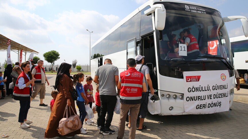 Geçici koruma altındaki Suriyelilerin gönüllü geri dönüşü için bilgilendirme broşürü hazırlandı