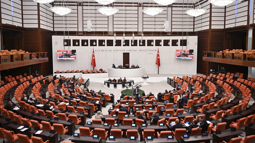 En düşük emekli aylığının artırılmasına yönelik düzenlemeyi de içeren kanun teklifi TBMM Genel Kurulunda