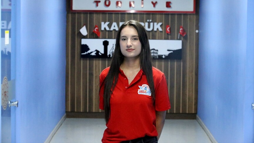 Uluslararası matematik yarışması birincisi Ayşegül Balım, başarısını TEKNOFEST projeleriyle taçlandırıyor