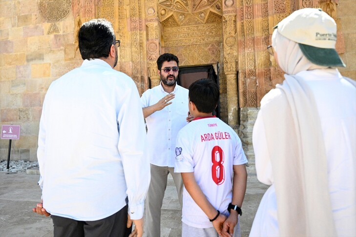 Çocukluk hayalini "Anadolu'nun El-Hamrası"nda gerçekleştiriyor