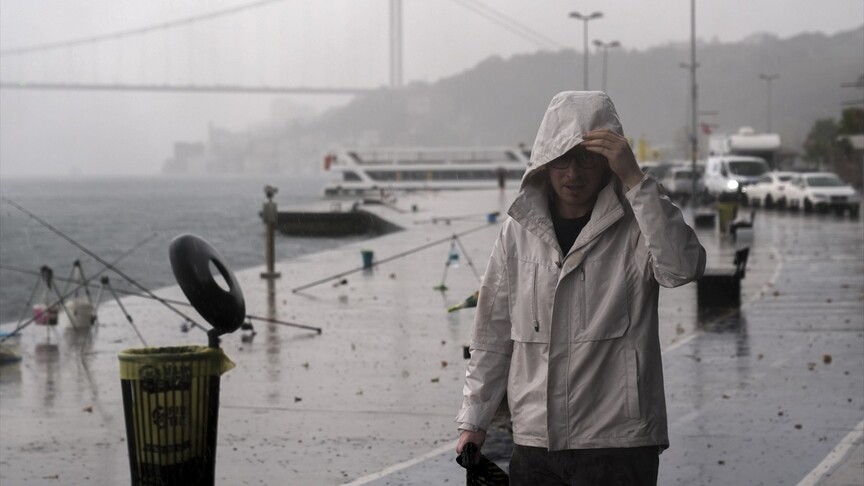 İstanbul'un bazı bölgelerinde sağanak etkili oldu