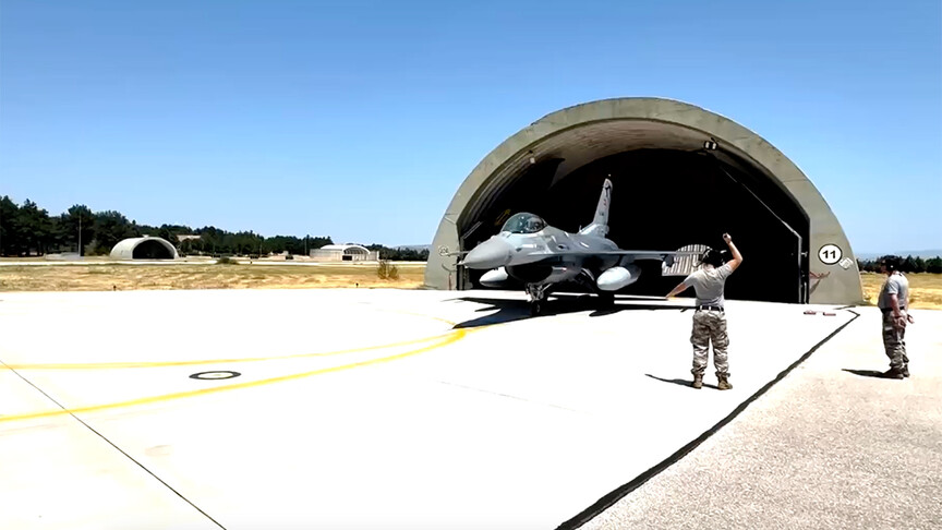 F-16 savaş uçakları Karadeniz'in batısında eğitim uçuşu yaptı