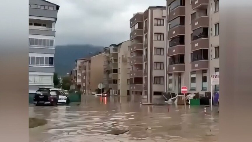 Kastamonu'da su baskınları nedeniyle zemin katlarda yaşayanlar tahliye edildi