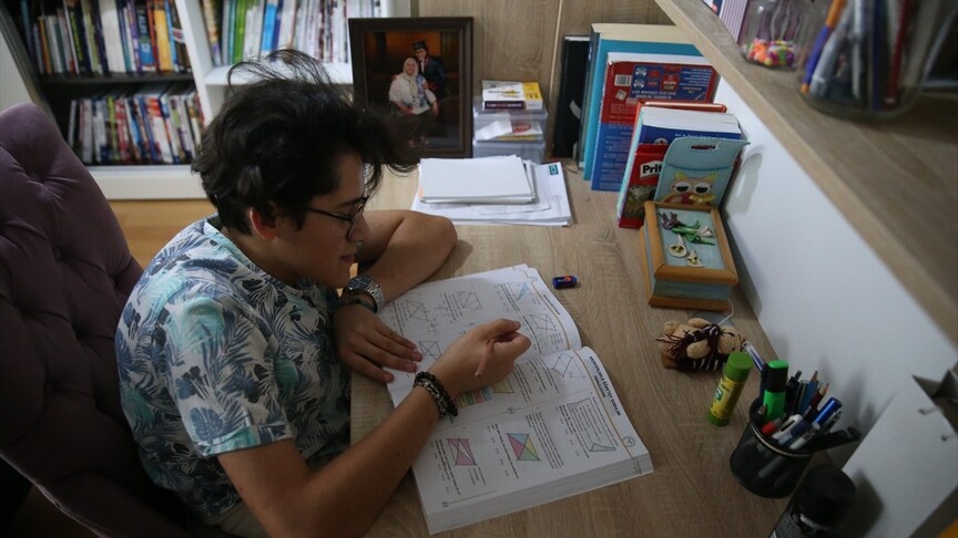 Spina bifida ve skolyoz hastası Yücehan Kermen, AYT sayısal 70'incisi oldu