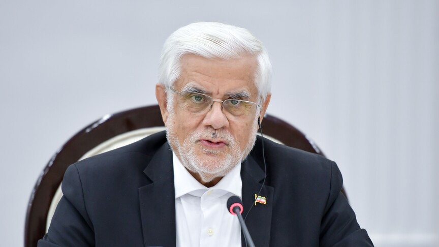 İran Cumhurbaşkanı Yardımcısı Arif: Diyaloğa inanıyoruz ve ulusal çıkarlarımızı müzakereler yoluyla savunuyoruz