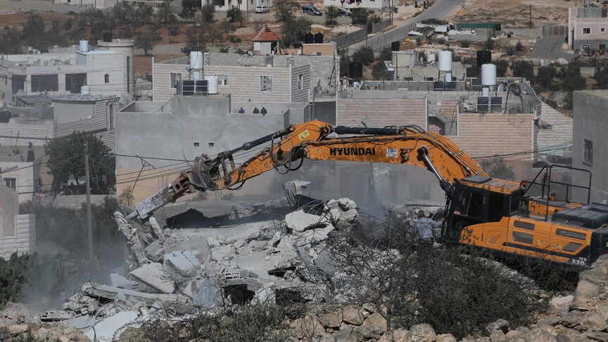Israeli army cuts power to 3 West Bank communities by targeting main transformer