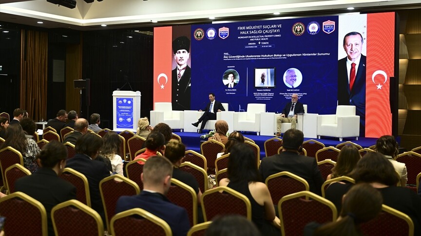 "Fikri Mülkiyet Suçları ve Halk Sağlığı Çalıştayı"nda ilaç güvenliği konulu panel yapıldı